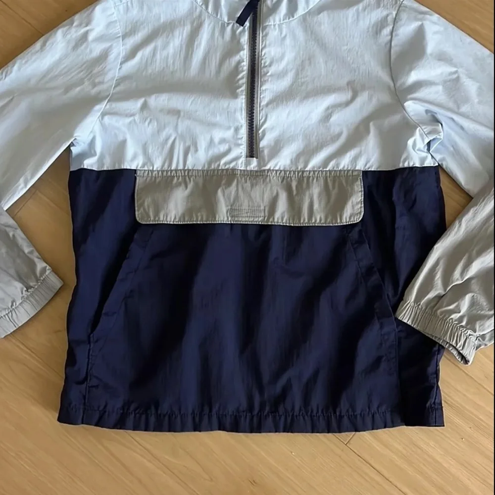 BOYS ANOREK HOODED WINDBREAKER SIZE M (8) BLUE